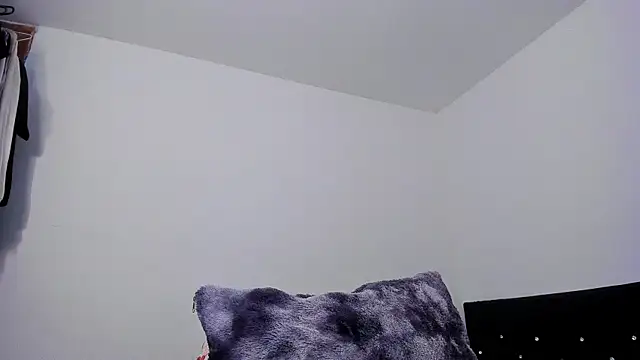 Sala de chat ao vivo de 77Neferkitty77