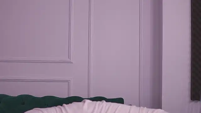 SiennaRuh Adlı Modelin Canlı Sohbet Odası