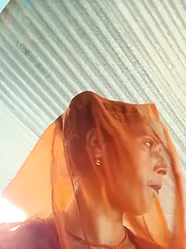 חדר צ'אט בשידור חי של Arti13A