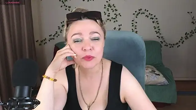 Rosette_Pricky Adlı Modelin Canlı Sohbet Odası