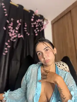 دردشة ScarletDarkMuse الجنسية المباشرة