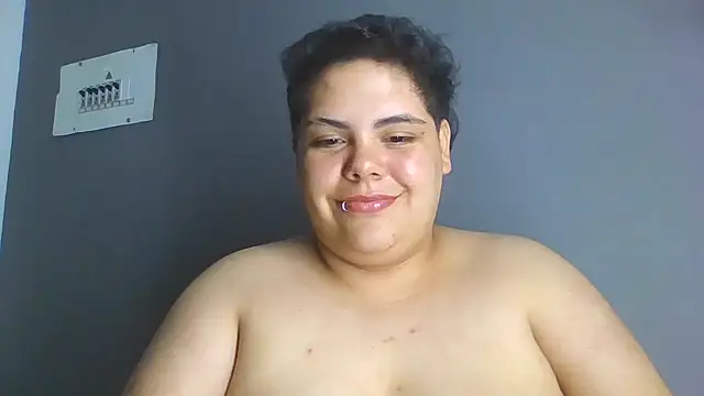 Živá chatovací místnost Hailey_Curvy