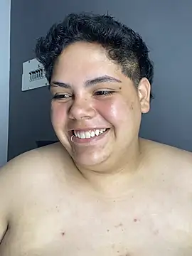 Hailey_Curvy Live Chatraum