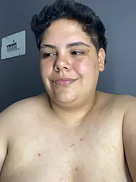 Hailey_Curvy live-chat rom