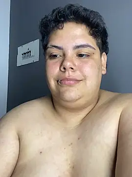 Hailey_Curvy's Live Chat Room