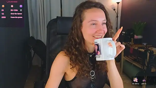 laracroftmansion – Kamerová šou