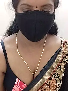 MrsNayoni77 Adlı Modelin Canlı Sohbet Odası
