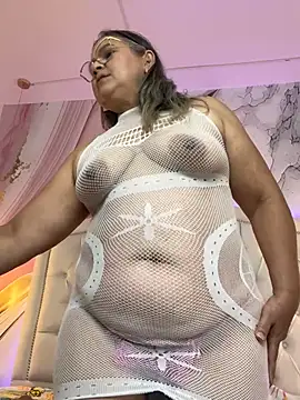 Lucy_Milf_474 Adlı Modelin Canlı Sohbet Odası