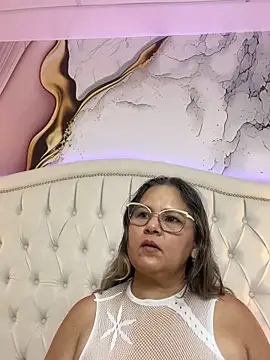 Chatroom en direct de Lucy_Milf_474