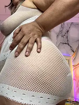 Lucy_Milf_474 실시간 채팅방