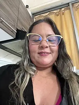 Lucy_Milf_474 Cameră chat live