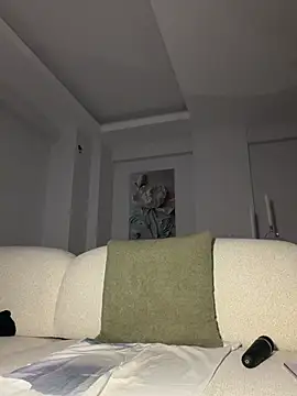 KnellForQueenn Live chat-huone