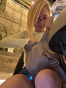 Živá chatovací místnost SweetBunnyGF