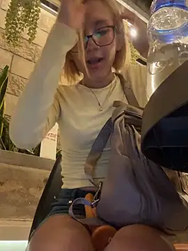 חדר צ'אט בשידור חי של SweetBunnyGF