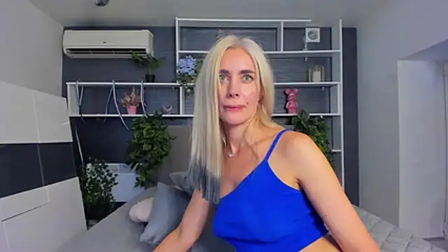 Pokazy przed seks kamerką na żywo – SabrinaSharm