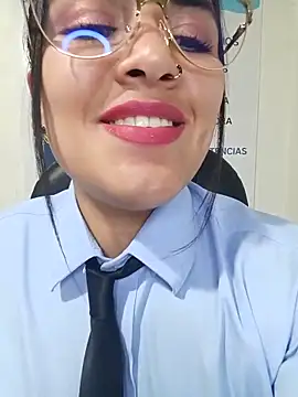 MAYE__13 Cameră chat live