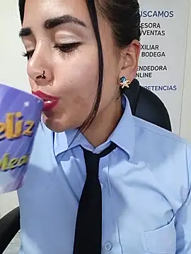 MAYE__13 Live Chatraum