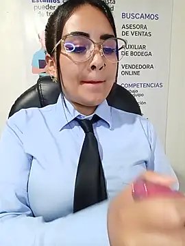 Sala de chat ao vivo de MAYE__13