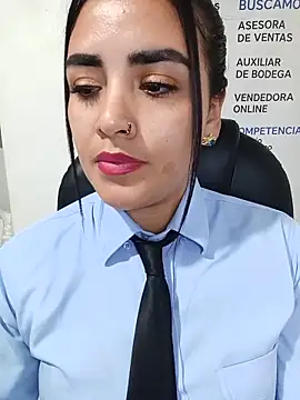 MAYE__13 Adlı Modelin Canlı Sohbet Odası