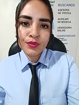MAYE__13 Adlı Modelin Canlı Sohbet Odası