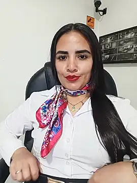 MAYE__13 – Naživo XXX chat