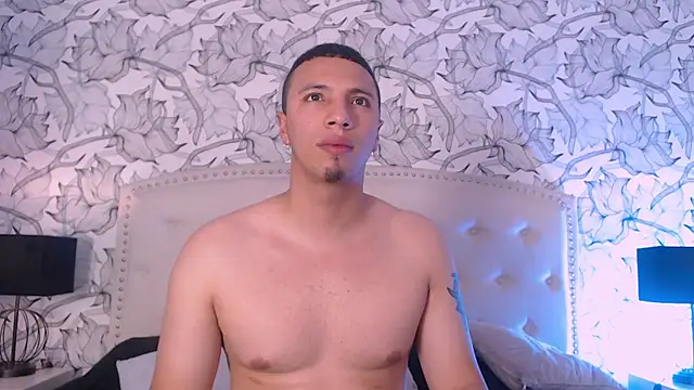 Luna_Noire1  – Naživo chatovacia miestnosť