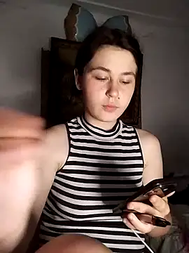 Chat soba uživo modela ToryTayler