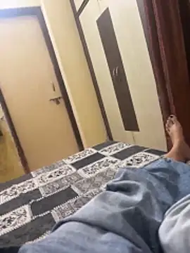 indianshycouple Adlı Modelin Canlı Sohbet Odası