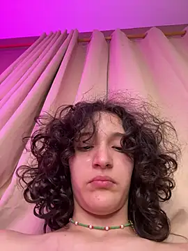 Chat soba uživo modela TeensNews18