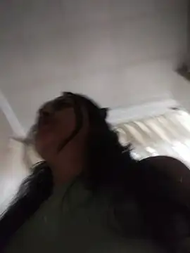 Sala de chat ao vivo de Queen_Ashly