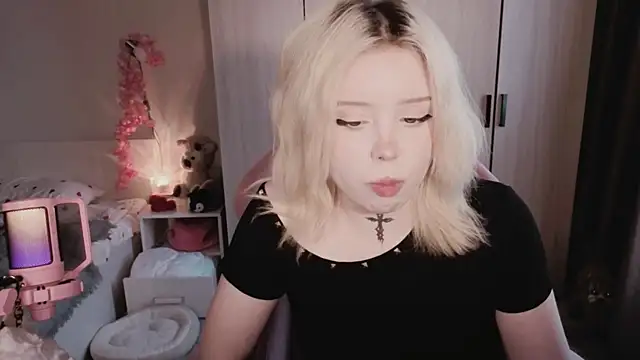 yumi_charm's Live Chat Room