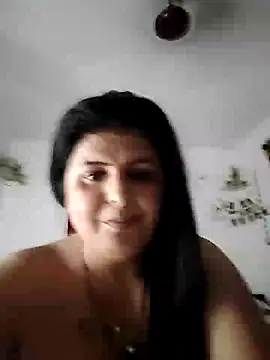 חדר צ'אט בשידור חי של Jann_Riya333