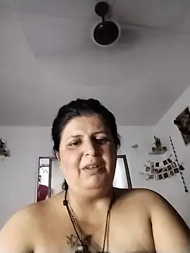 Jann_Riya333 Adlı Modelin Canlı Sohbet Odası