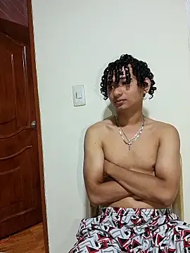 Kushina-fushihiro-uwux Adlı Modelin Canlı Sohbet Odası