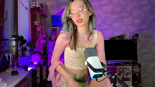 darling_darinka Adlı Modelin Canlı Sohbet Odası