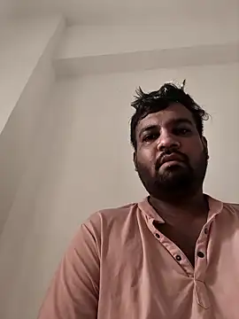 vinay_smalldick Adlı Modelin Canlı Sohbet Odası