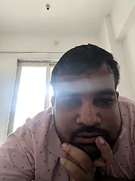 vinay_smalldick Adlı Modelin Canlı Sohbet Odası