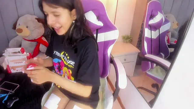Živá chatovací místnost Miyu_Komori