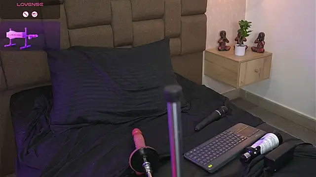 Julieth_Rojas Adlı Modelin Canlı Sohbet Odası