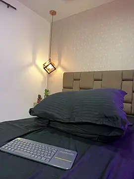 Julieth_Rojas Adlı Modelin Canlı Sohbet Odası