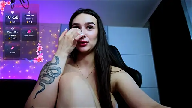 غرفة دردشة Veronica_Larsson المباشرة