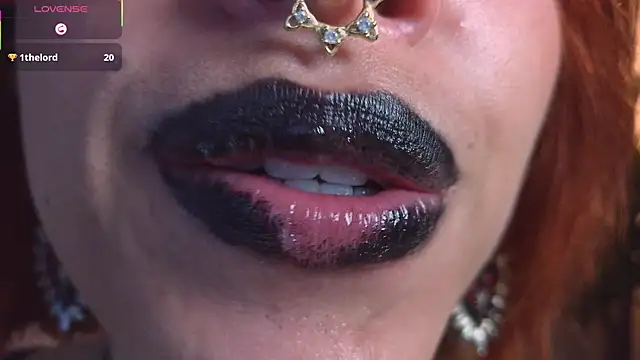 Sala de chat ao vivo de bri_von_dhara__