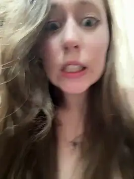 FroggyAnna Adlı Modelin Canlı Seks Kamerası Şovu