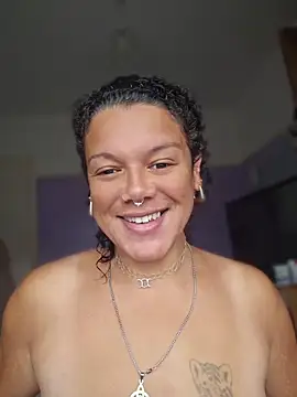 GoddessChantelle Adlı Modelin Canlı Sohbet Odası