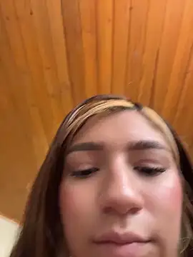 Isabella18_pink чат на живо