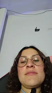 חדר צ'אט בשידור חי של lindasyt