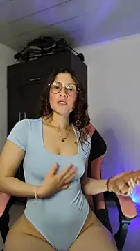 lindasyt Adlı Modelin Canlı Sohbet Odası
