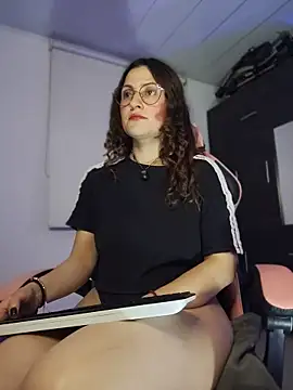 lindasyt Adlı Modelin Canlı Sohbet Odası