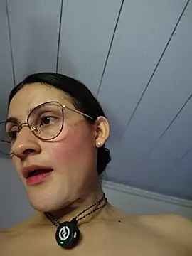 lindasyt – Naživo chatovacia miestnosť