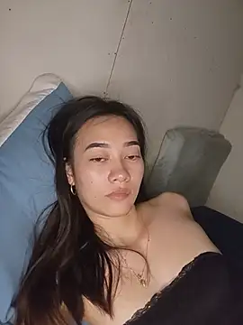 urnaughty_creamypie élő chatszobája